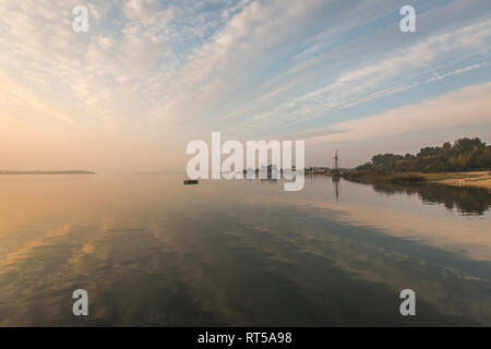 Deutschland, Sachsen-Anhalt, Bitterfeld, See Goitzsche am Morgen Stockfoto