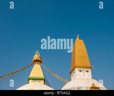 Die Kuppel und der Goldspire von Bodhnath Stupa, Kathmandu, Nepal Stockfoto