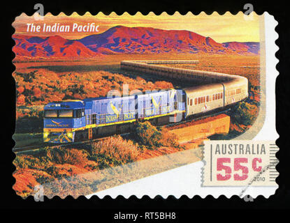 Australien - ca. 2010: eine stornierte Briefmarke aus Australien veranschaulicht - Der Indian Pacific Zug, im Jahr 2010 herausgegeben. Stockfoto