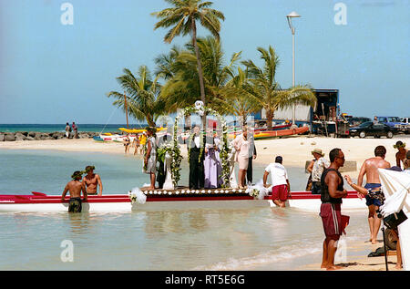 Honolulu, Hawaii, 20. Juli 1999 Erster Tag der Dreharbeiten "BayWatch Hawaii. Hintergrund Extras auf dem Set von "Baywatch Hawaii" Stockfoto