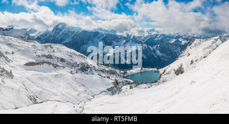 Deutschland, Bayern, Allgäu, Allgäuer Alpen, Blick von Zeigersattel zur seealpsee im Winter Stockfoto
