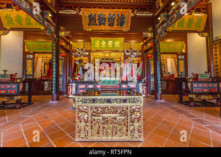 George Town, Penang, Malaysia. Der Gebetsraum der Cheah Kongsi, Hokkien Clan Association Tempel und Clan Haus. Stockfoto