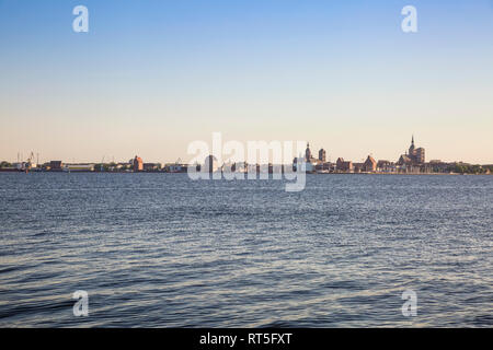 Deutschland, Rügen, Ansicht von Altefaehr nach Stralsund Stockfoto