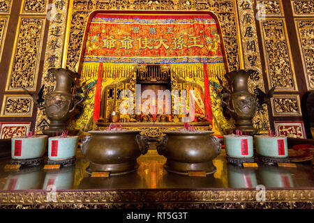 George Town, Penang, Malaysia. Gottheiten am Altar in den Gebetsraum, Khoo Kongsi, Hokkien chinesischen Tempel und Clan Haus. Stockfoto