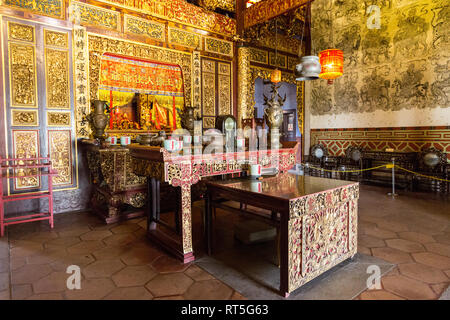 George Town, Penang, Malaysia. Der Gebetsraum und Altar, Khoo Kongsi, Hokkien chinesischen Tempel und Clan Haus. Stockfoto