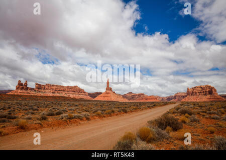 Schmutz der Straße durch das Tal der Götter, Bären Ohren National Monument, Utah Stockfoto