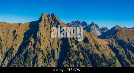 Deutschland, Bayern, Allgäu Alpen, Panoramablick von Kegelkopf zu Hoefats Stockfoto