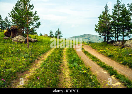 Landschaft Wiesen und Weiden des Baikal National Park. Landschaft Wiesen und Weiden des Baikal National Park. Stockfoto