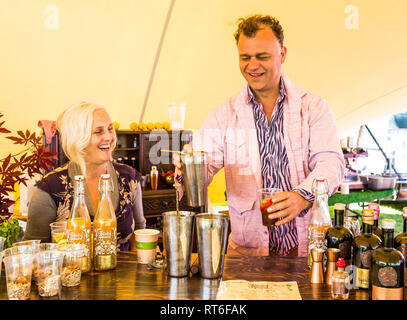 Fantastische Botanicals Alkohol frei Festival bar an Beltane Fire Festival, Sussex, UK Stockfoto