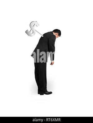 Geschäftsmann mit Geld Winder auf seinem Rücken müde, isoliert auf Weiss. Stockfoto