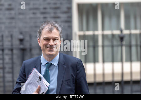 London, Großbritannien. 28 Feb, 2019. Julian Smith Chief Whip, verlassen, 10 Downing Street, London Quelle: Ian Davidson/Alamy leben Nachrichten Stockfoto