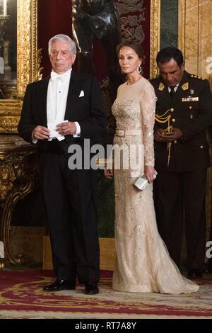 Mario Vargas Llosa und Isabel Preysler während des Besuchs des Präsidenten von Peru Martin Vizcarra, Spanien im Royal Palace in Madrid. Stockfoto