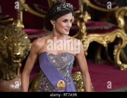 Queen Letizia von Spanien während des Besuchs des Präsidenten von Peru Martin Vizcarra, Spanien im Royal Palace in Madrid. Stockfoto