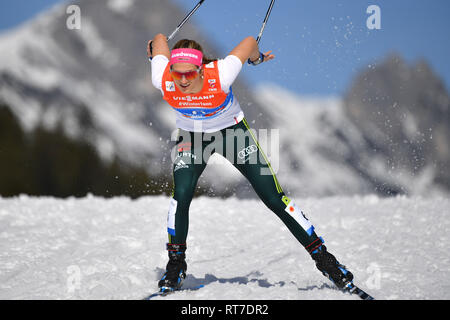 Seefeld, Österreich. 28. Februar, 2019. Laura GIMMLER (GER), Aktion, Single Action, Rahmen, Ausschneiden, vollen Körper, ganze Figur. Cross country Damen 4 x 5 km Staffel Classic/Kostenlos, Langlauf Frauen Relais Classic/Freestyle FIS Nordische Ski-WM 2019 in Seefeld/Österreich vom 19.02.-03.03.2019. | Verwendung der weltweiten Kredit: dpa Picture alliance/Alamy leben Nachrichten Stockfoto