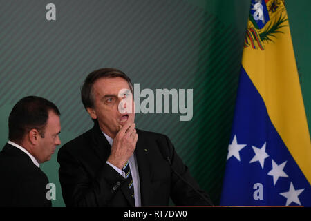 Brasilia, Brasilien. 28 Feb, 2019. Besuchen sie Juan Guaido in Brasilia - Jair Bolsonaro, Präsident der Republik, am Donnerstag, dem 28. Februar, während einer Pressekonferenz mit Juan Guaido, selbst ernannte interim Präsident von Venezuela, im Palacio des Plateaus statt. Foto: Mateus Bonomi/AGIF AGIF/Alamy Credit: Live-Nachrichten Stockfoto