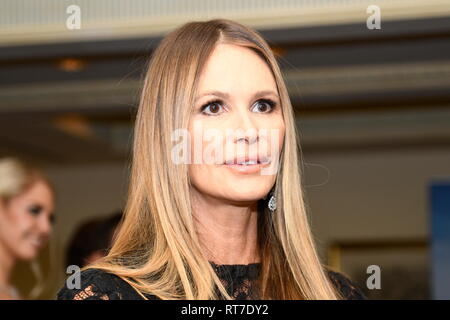 Wien, Österreich. 28. Februar 2019. Ehemaliges Supermodell Elle Macpherson (der Körper). Fotosession in Abendkleidung für die Presse im Grand Hotel in Wien. Das Bild zeigt Elle Macpherson. Kredit: Franz Perc/Alamy Live News Stockfoto