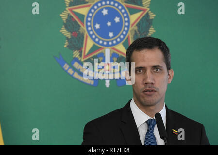 Brasilia, Brasilien. 28 Feb, 2019. Selbsternannte interim Präsident von Venezuela Juan Guaidó bei einem Treffen mit dem brasilianischen Präsidenten Jair Bolsonaro im planalto Palace in Brasilia am Donnerstag, den 28. (Foto: Ricardo Botelho/Brasilien Foto Presse) Credit: Brasilien Foto Presse/Alamy leben Nachrichten Stockfoto