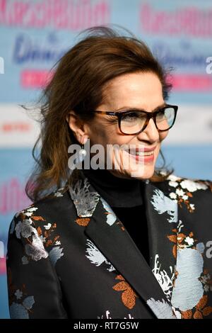 28. Februar 2019, Bayern, München: Hannelore Elsner, Schauspielerin, kommt in der Astor Film Lounge für die Premiere des Films 'Kirschblüten und Dämonen'. Der Film wird in den deutschen Kinos am 07.03. 2019. Foto: Tobias Hase/dpa Stockfoto