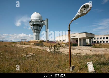 1,5 Meter Teleskop Gebäude mit Labor und Hotel, Assy Turgen Sternwarte, Assy Plateau, Kasachstan Stockfoto