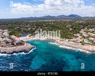 Spanien, Balearen, Mallorca, Porto Colom, Luftaufnahme von Cala Tropicana und Cala Domingo Stockfoto