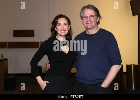 Feier zur Neueröffnung von My Fair Lady im Vivian Beaumont Theatre. Mit: Laura Benanti, Bartlett Sher Wo: New York, New York, United States Wenn: 27 Jan 2019 Credit: Joseph Marzullo/WENN.com Stockfoto