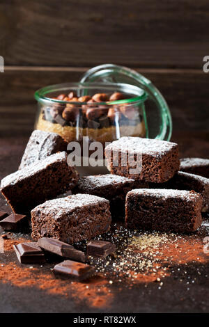 Brownies und Glas Backmischung für die Zubereitung von Brownies Stockfoto