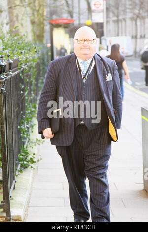 ERIC PICLES. Herr ERIC PICKLES dargestellt in Westminster, London, Großbritannien, am 27. Februar 2019. Herr Pickles war Minister der Regierung und eine konservative Partei Politiker. Die britischen Politiker. Politik. Großbritannien Politik. Britische Politiker. Minister der Regierung. SIR ERIC PICKLES. Stockfoto