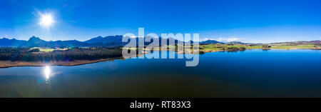 Deutschland, Bayern, Ostallgäu, Füssen Region, Hohenschwangau, Luftaufnahme der Hopfensee Stockfoto