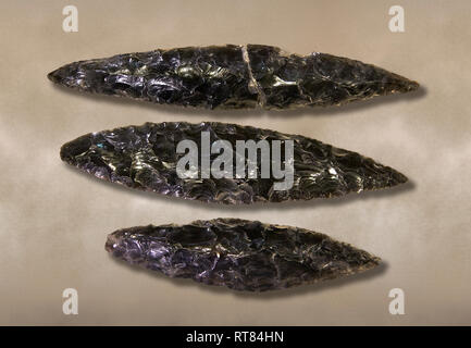 Schwarzer Obsidian klingen. Catalhoyuk Sammlungen. Museum für Anatolische Zivilisationen in Ankara Stockfoto