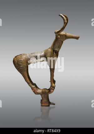 Bronzezeit Hattiergemeinschaft zeremoniellen Stier Statuette aus Bronze aus einem möglichen Bronzezeit königliches Grab L (2500 v. Chr. bis 2250 v. Chr.) - alacahoyuk-Museum von Anatolien Stockfoto