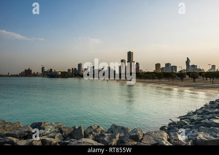 Saudi-arabien, Kuwait, Kuwait City, Persischer Golf, Strand im Abendlicht Stockfoto