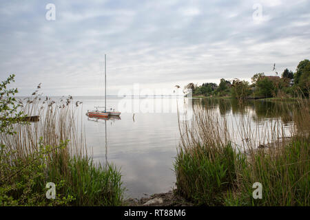 Deutschland, Rügen, Putbus, Lauterbach, Katamaran auf der Ostsee Stockfoto