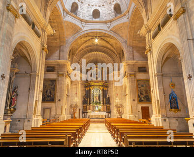 PALMA DE MALLORCA, SPANIEN - Januar 29, 2019: Das Kirchenschiff der Kirche Iglesia de Santa Maria Magdalena. Stockfoto