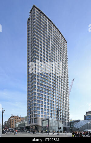 Neu konvertierte Centre Point Tower in London, Jan 2019. Die ikonische, denkmalgeschützte, 1960 s Büro Baustein hat nun zu Luxus Apartments umgewandelt worden. Stockfoto