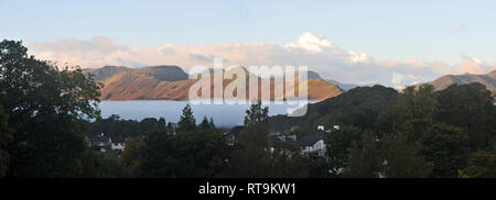 Um die UK-Catbells über Derwent Water, Cumbria - Panorama Stockfoto