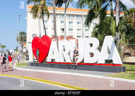 "Ich liebe die Aruba" Schild, Lloyd G. Smith Blvd, Oranjestad, Aruba, ABC-Inseln, Leeward Antillen, Karibik Stockfoto