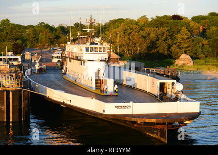 Martha's Vineyard Ferry Gouverneur am Hafen von Woods Hole in Falmouth, Massachusetts, USA. Stockfoto