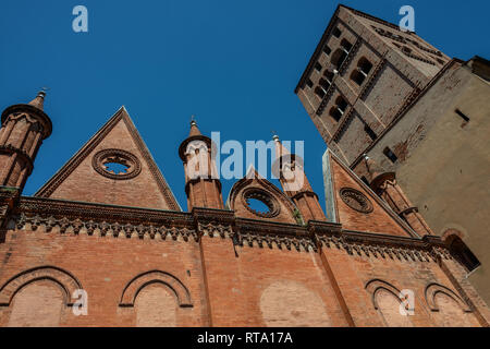 Seite des Duomo di San Pietro di Mantova (Kathedrale von San Pietro von Mantua) Stockfoto