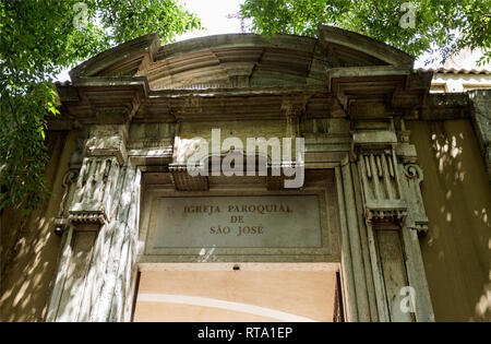 Detail des Portals auf das 18. Jahrhundert barocke Pfarrkirche St. Joseph (Igreja de Sao Jose da anunciada), in Lissabon, Portugal, Ub: Gemeinde Chur Stockfoto