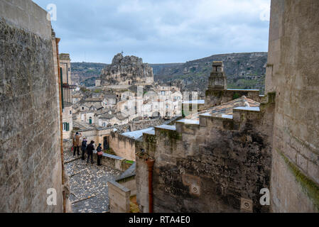 Stadt Blick auf die Altstadt - Sassi di Matera in der Region Basilicata, Apulien, Italien. Hauptstadt Kultur 2019. Matera, Basilikata, Apulien, Italien Stockfoto