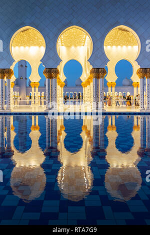 Sheikh Zayed Moschee in Abu Dhabi in der Nähe von Dubai, Vereinigte Arabische Emirate Stockfoto