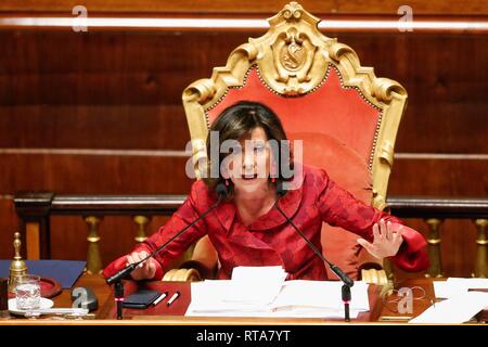 Italien, Rom, 27. Februar 2019: Der Präsident des Senats Maria Elisabetta Casellati, während der Senat für das Einkommen der Staatsbuergerschaftsrecht Stockfoto