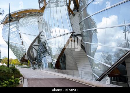 PARIS, Frankreich, 10. April 2018: Die Fondation Louis Vuitton am Bois de Boulogne Stockfoto