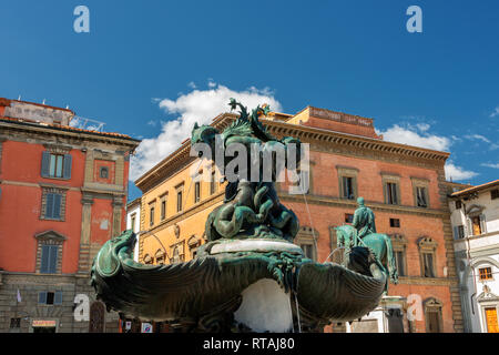 Blick auf die Piazza della Santissima Annunziata mit der Fontana del Tacca (oder Brunnen der zwei Monster) Stockfoto