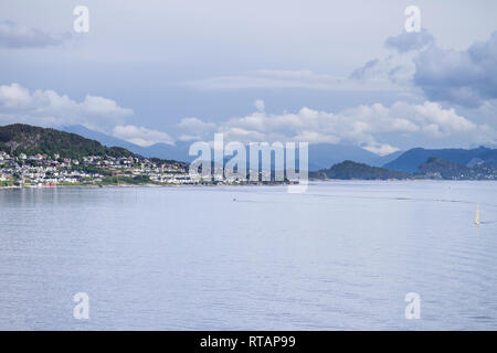 Hessa. Hessa ist eine Insel in Alesund Gemeinde in Mehr og Romsdal County, Norwegen. Es ist die westlichste Insel in der Gemeinde. Stockfoto