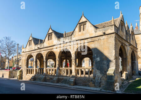 Die 400 Jahre alte Markthalle im hübschen Cotswold Marktstadt Chipping Campden, Gloucestershire Stockfoto