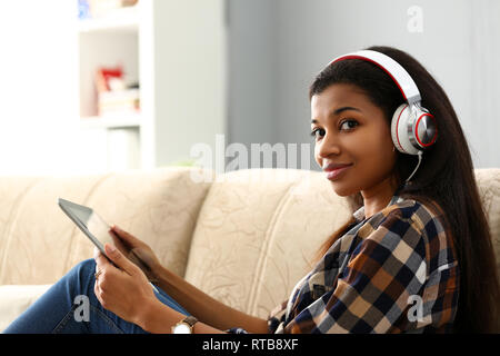 Schwarz normalen weiblichen Designer Arbeitsplatz Stockfoto