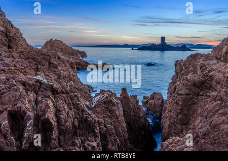 Insel und Turm d'Or (Goldene Turm) in der Nähe von OR, Provence, Frankreich Stockfoto