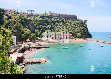 Landschaft von Vico Equense in der Halbinsel von Sorrent, Provinz Neapel, Italien Stockfoto