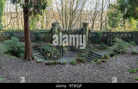 Die untere Burg Tor in den Park Beaumont, Huddersfield Stockfoto